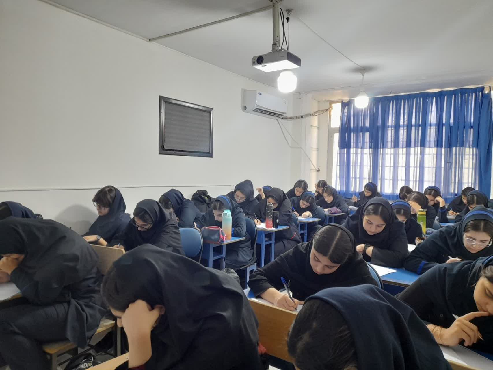 برگزاری آزمون های متعدد